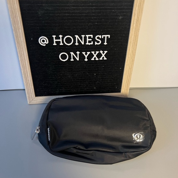 lululemon athletica Handbags - Lululemon athletica everywhere bag 1L